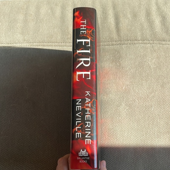 The Fire - Katherine Neville. Hardcover. Thriller. Fiction. Sequel to The Eight. - Picture 11 of 12